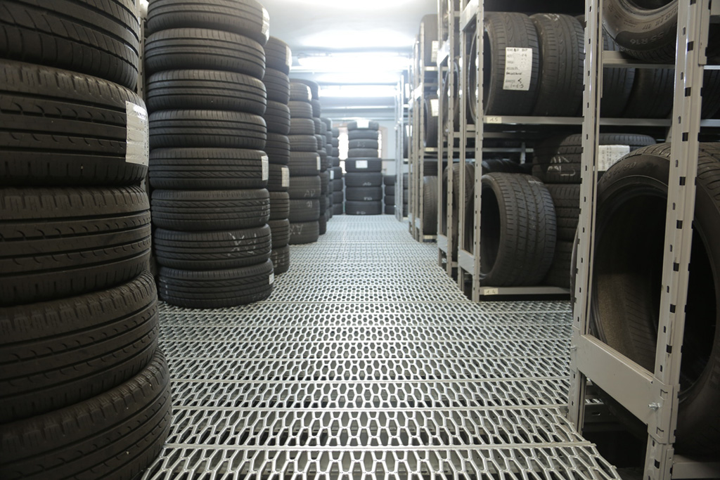 Tires enlarged view